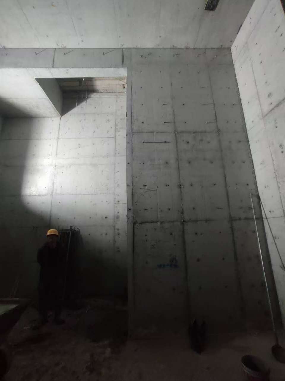 六盘水墙上开槽钢筋断了有影响吗